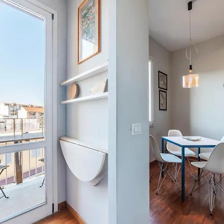 Bright With Views Of San Pietro Apartament