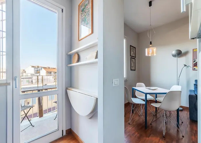 Guesthost - Bright With Views Of San Pietro Lejlighed